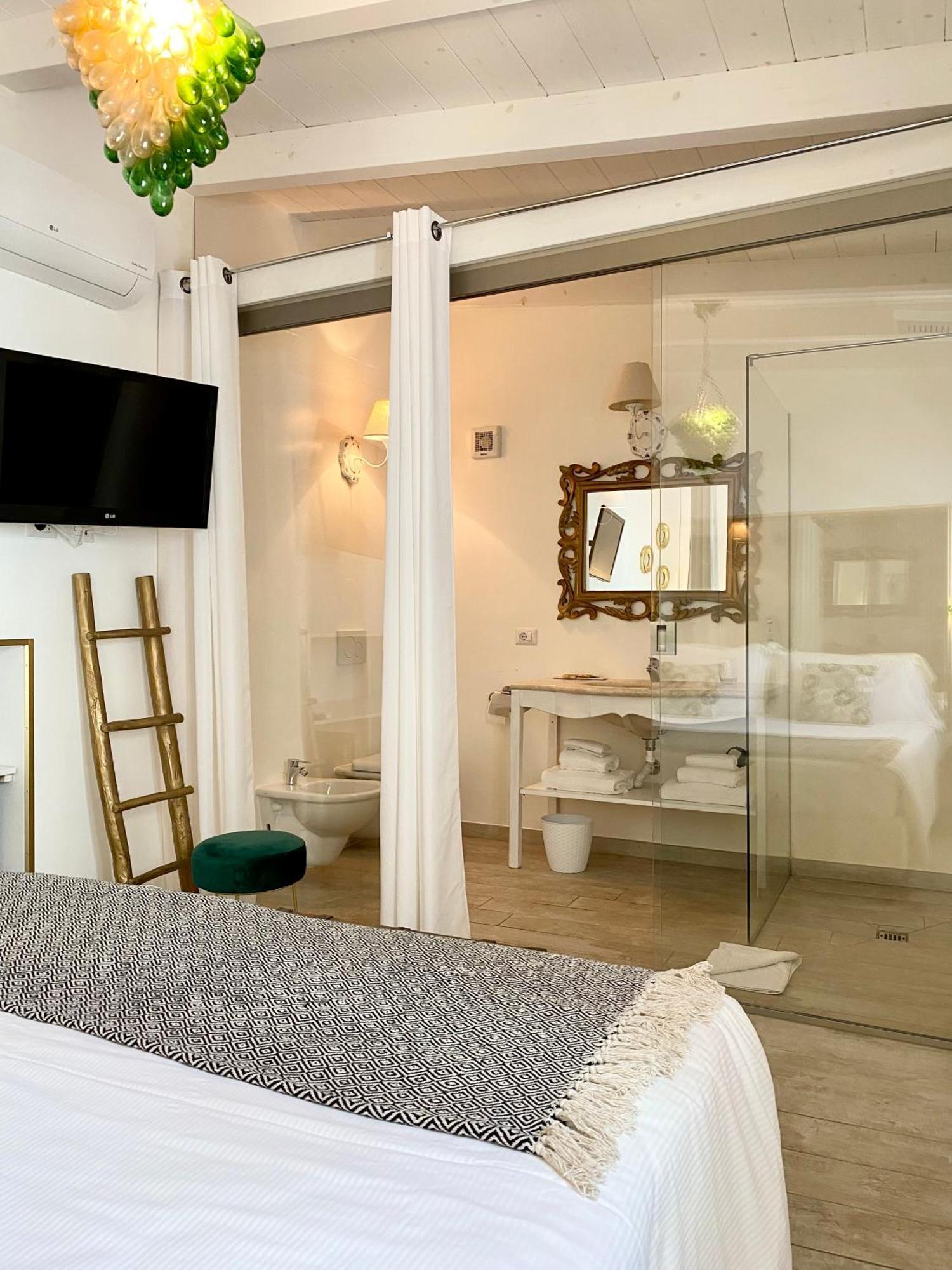 In Centro Unique Rooms Olbia Exterior foto
